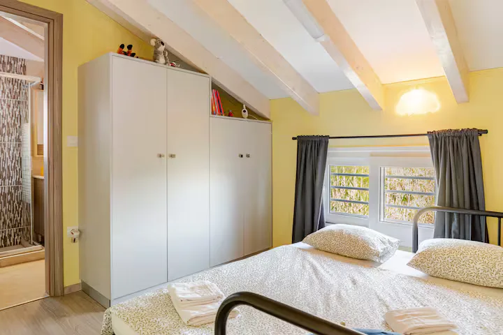 Sunny twin room — perfect for kids or friends sharing