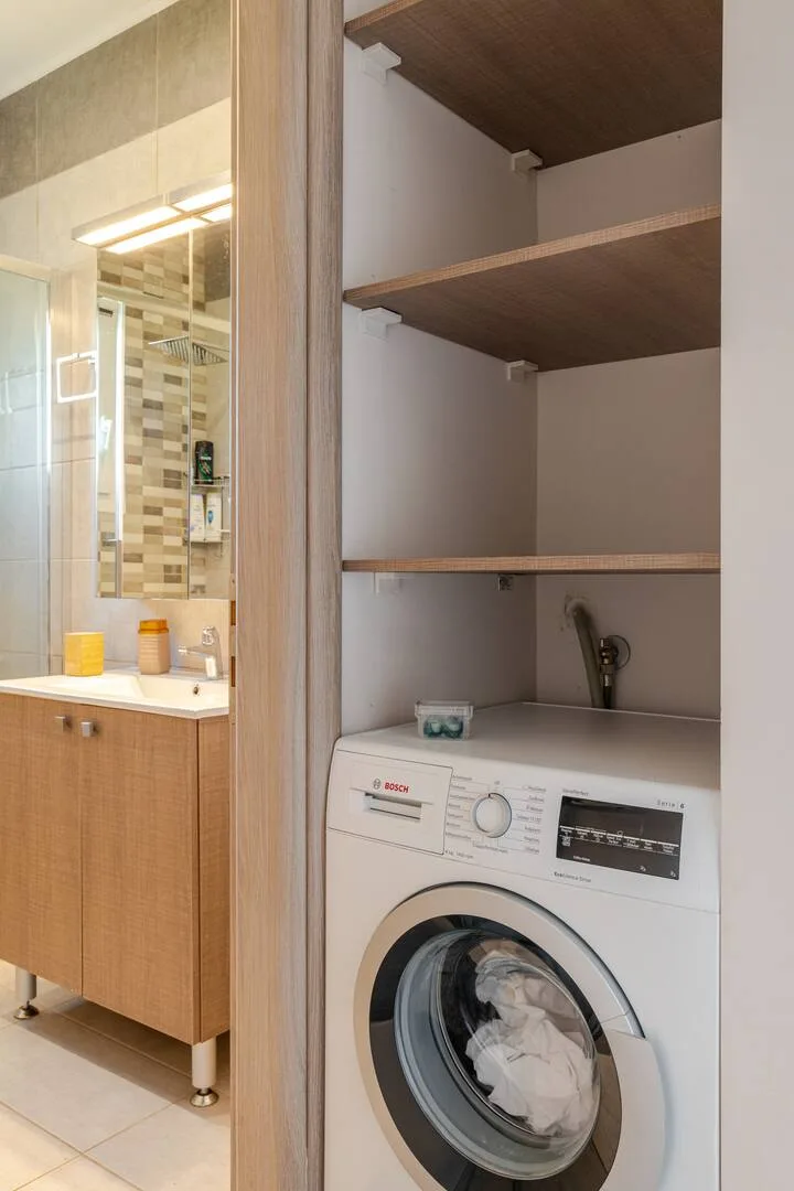 Washing machine and utility area for longer stays