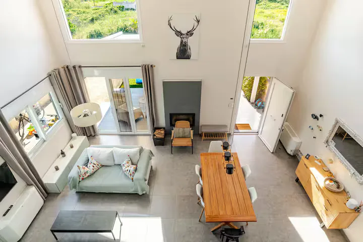 Living corner with a bit of personality — your evening hangout spot